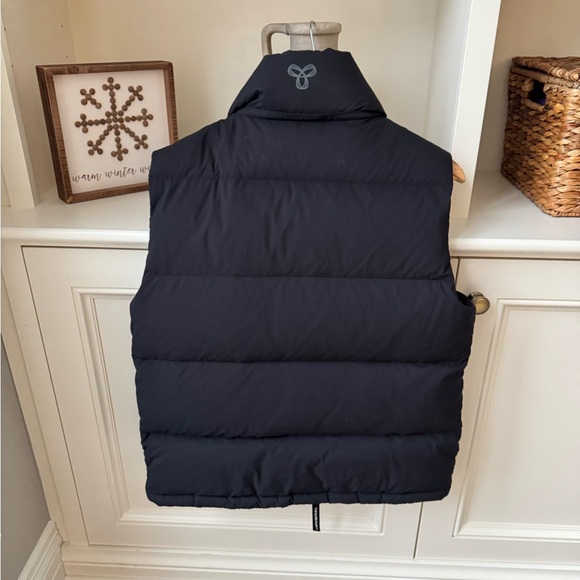 TNA Black Puffer Vest - Picture 2 of 4